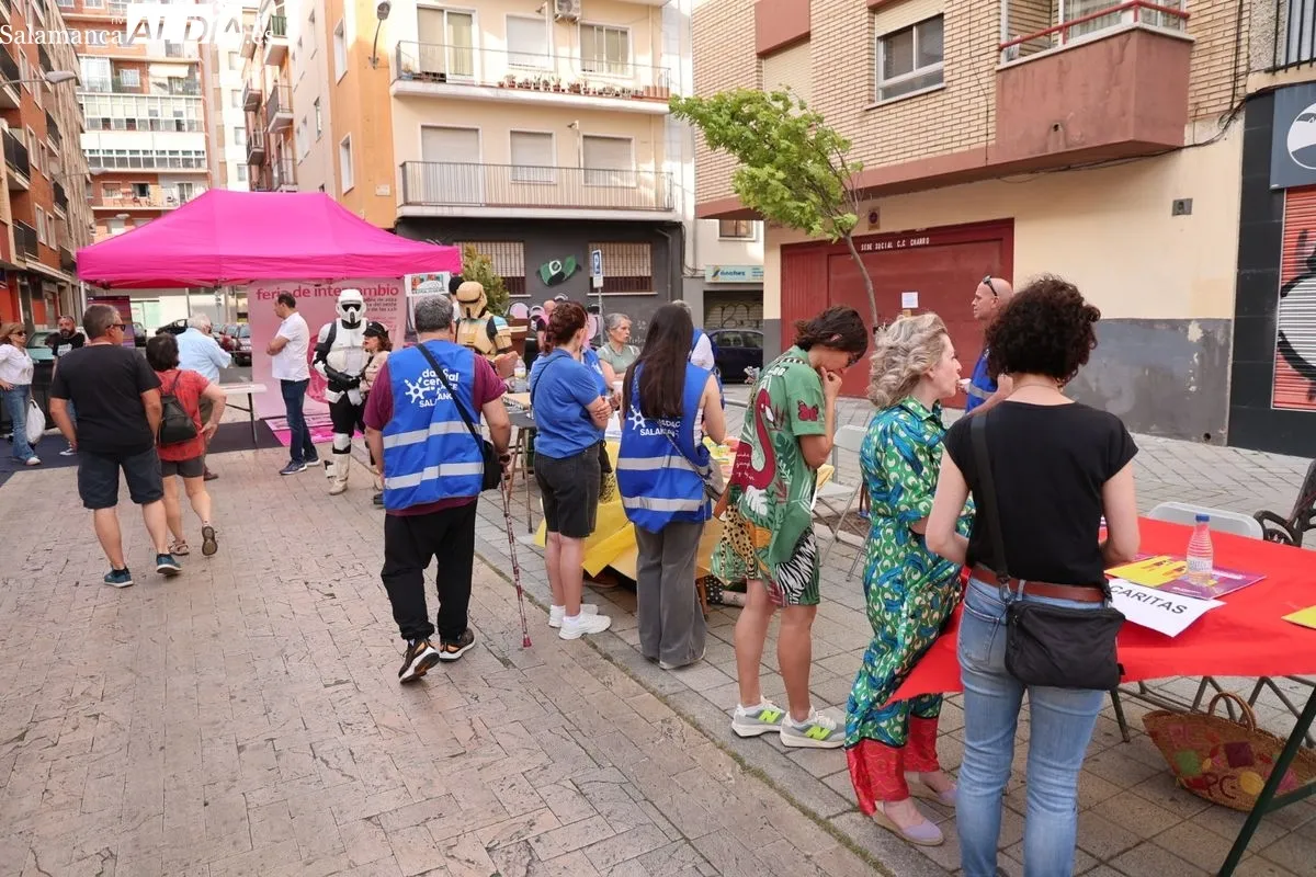 El barrio del Oeste se convierte en el corazón solidario de Salamanca con 'Salamanca nos movemos' | FOTOS: David Sañudo