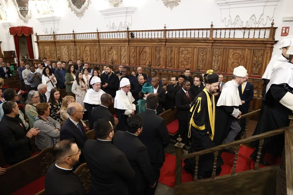 Estudiantes de Teología y Derecho Canónico de la UPSA celebran su graduación | FOTOS: David Sañudo  