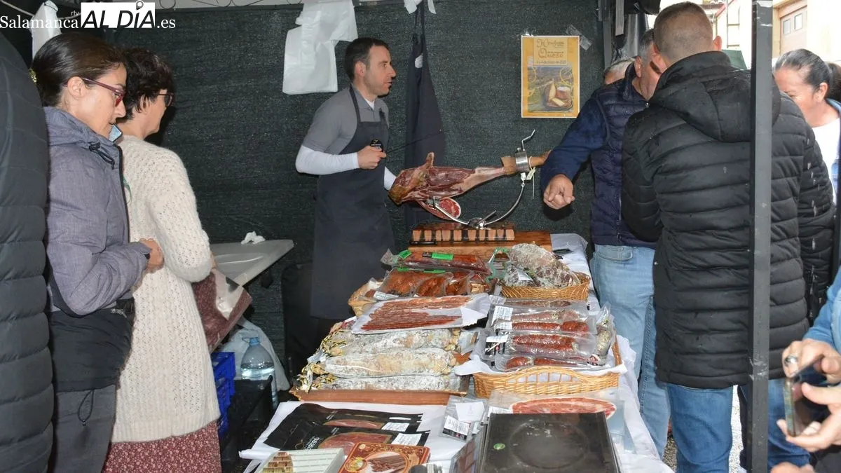 Foto 5 - Hinojosa de Duero cierra la XXII Feria Internacional del Queso con balance positivo en ventas y p&uacute;blico, a pesar del mal tiempo