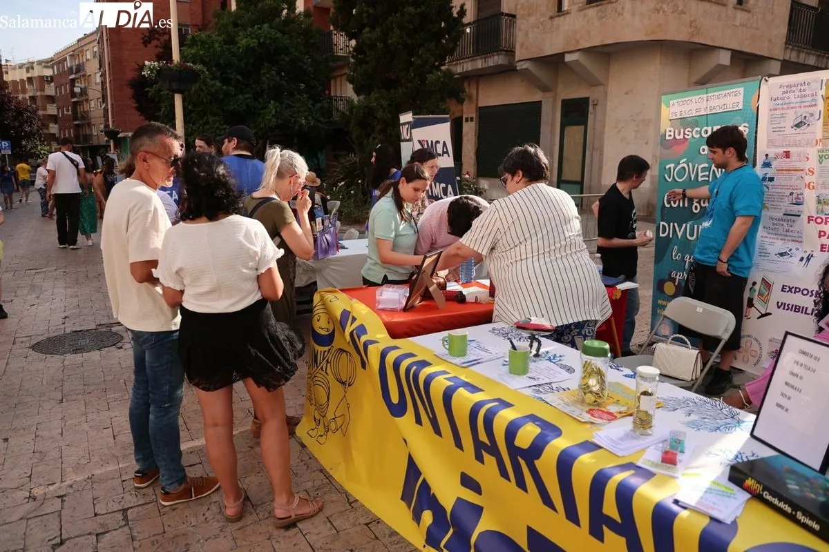 El barrio del Oeste se convierte en el corazón solidario de Salamanca con 'Salamanca nos movemos' | FOTOS: David Sañudo