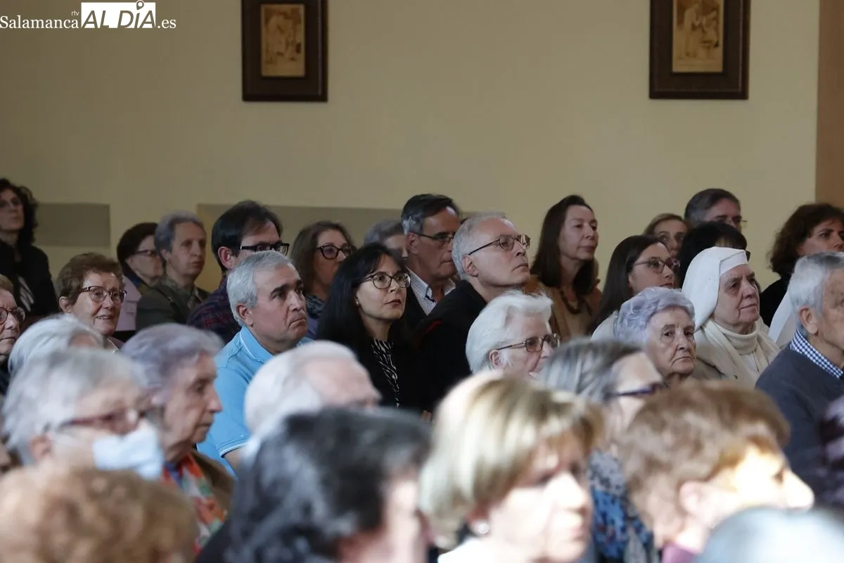 La parroquia El Milagro de San José inaugura sus nuevas vidrieras | FOTOS: David Sañudo 