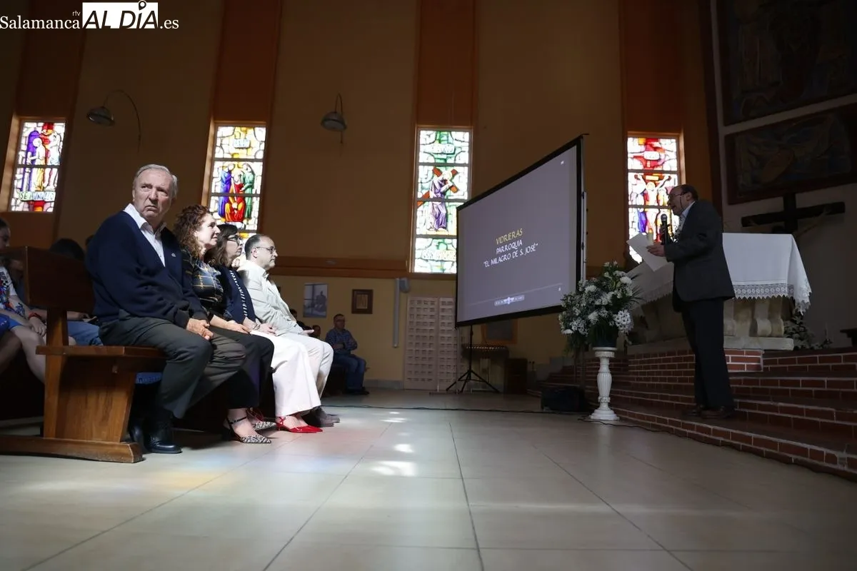 La parroquia El Milagro de San José inaugura sus nuevas vidrieras | FOTOS: David Sañudo 