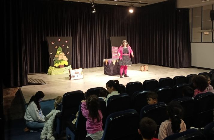 Circuitos Escénicos ofrece magia y cuentacuentos a escolares de Santa Marta