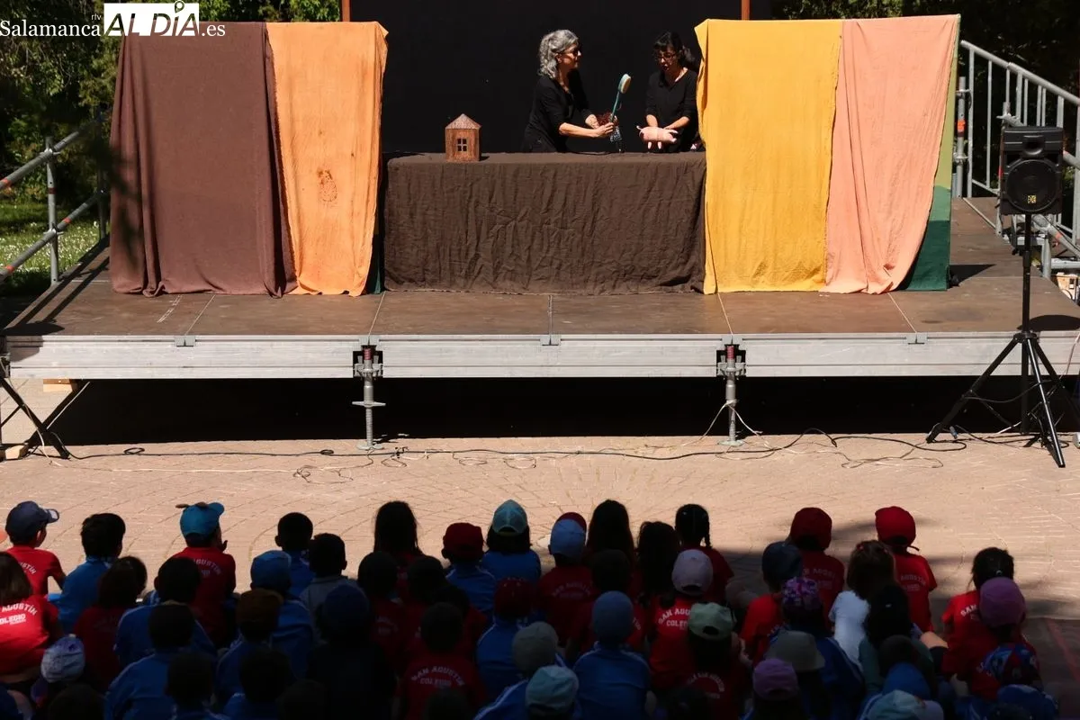 Actividad de ‘Teatro en los parques’ dirigida a escolares de Educación Infantil en los Jesuitas. Foto de David Sañudo