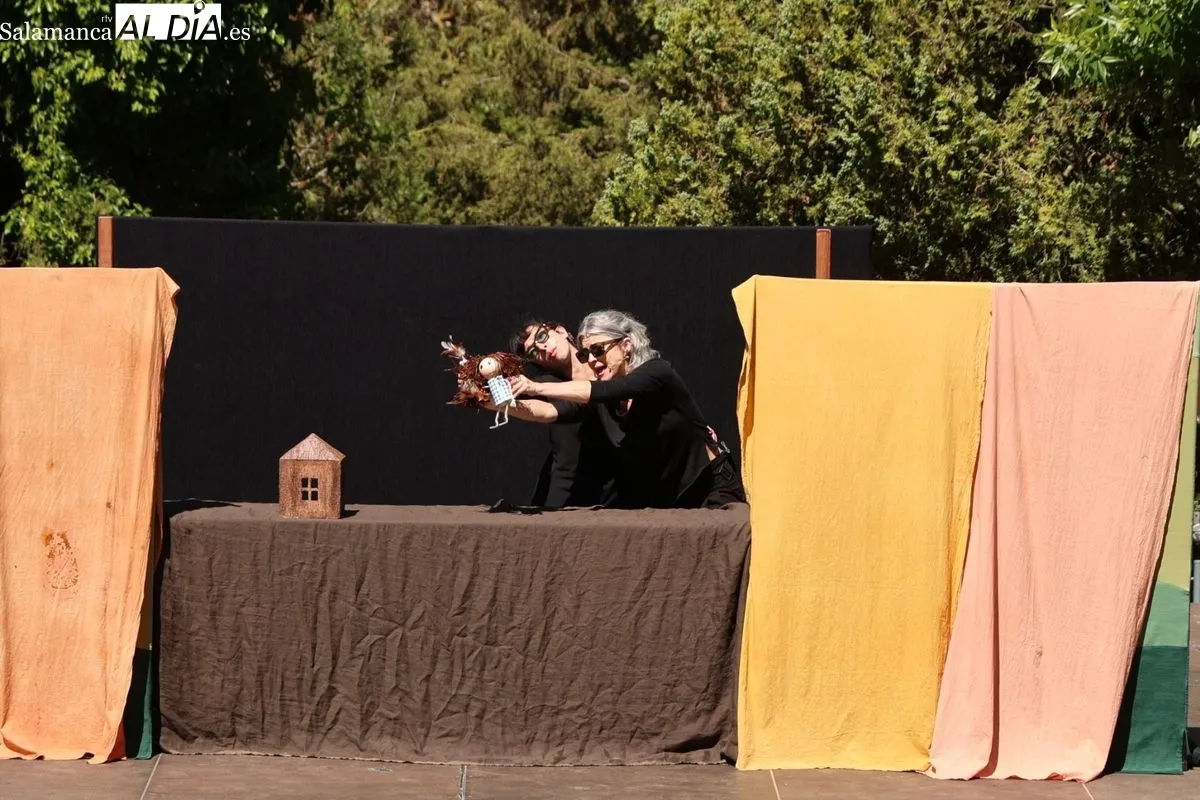 Actividad de ‘Teatro en los parques’ dirigida a escolares de Educación Infantil en los Jesuitas. Foto de David Sañudo