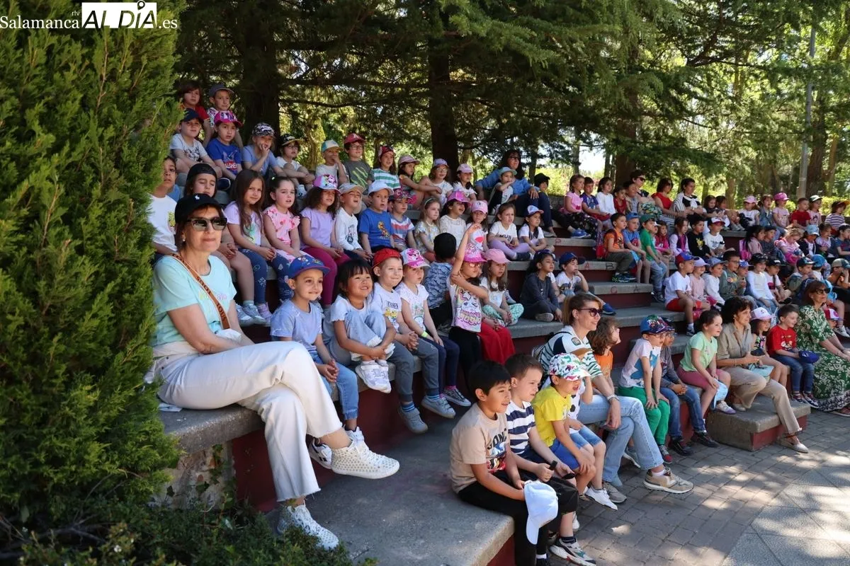 Actividad de ‘Teatro en los parques’ dirigida a escolares de Educación Infantil en los Jesuitas. Foto de David Sañudo