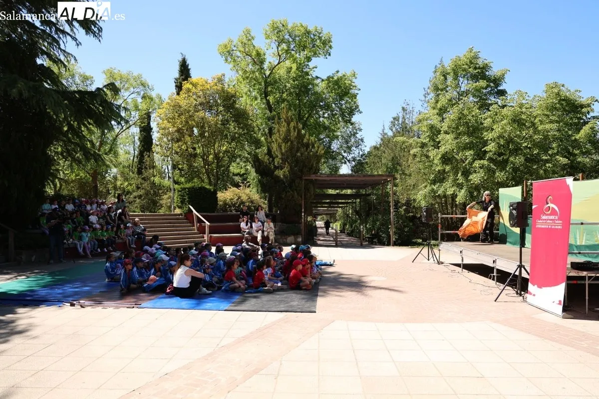 Actividad de ‘Teatro en los parques’ dirigida a escolares de Educación Infantil en los Jesuitas. Foto de David Sañudo