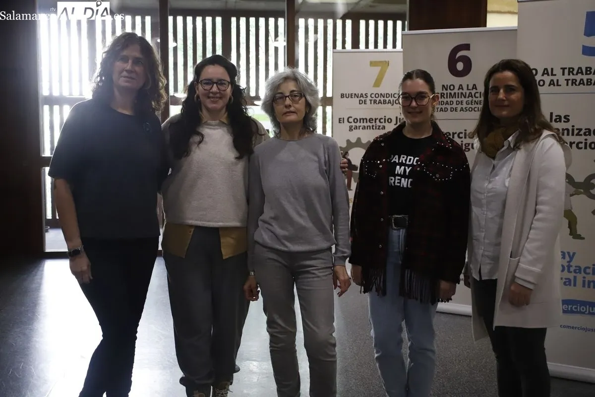 Exposición “El Comercio Justo y los Objetivos de Desarrollo Sostenible” en la Biblioteca Abraham Zacut. Foto de Ángel Puma
