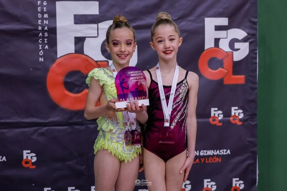 Las deportistas del Club Rítmica Salamanca brillaron en el Campeonato de Castilla y León y la Liga Autonómica. Foto de Alberto Guervós
