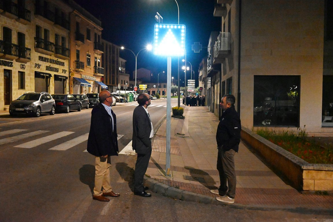 Completada la colocación de las señales de tráfico luminosas