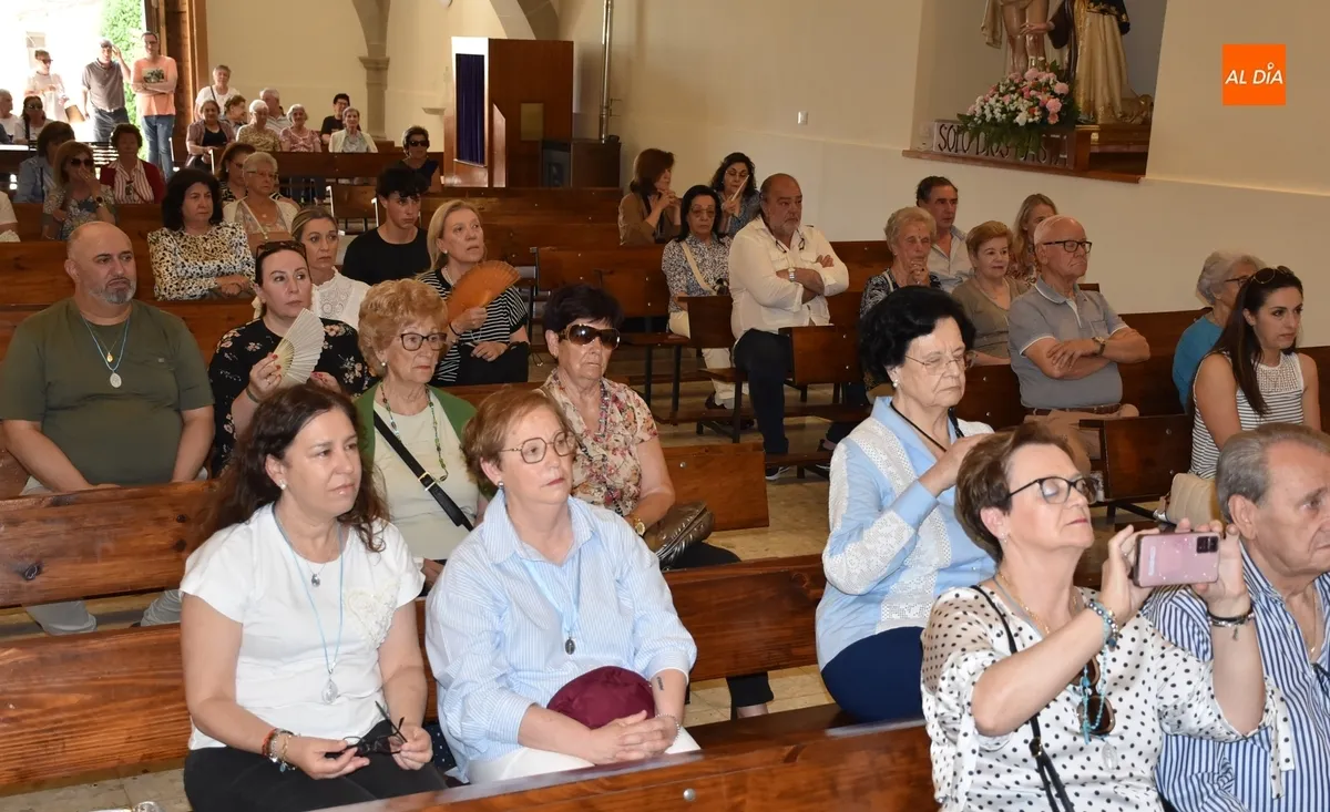 Foto 5 - La Virgen de la Medalla Milagrosa estrena carroza en su ampliado trayecto por las calles