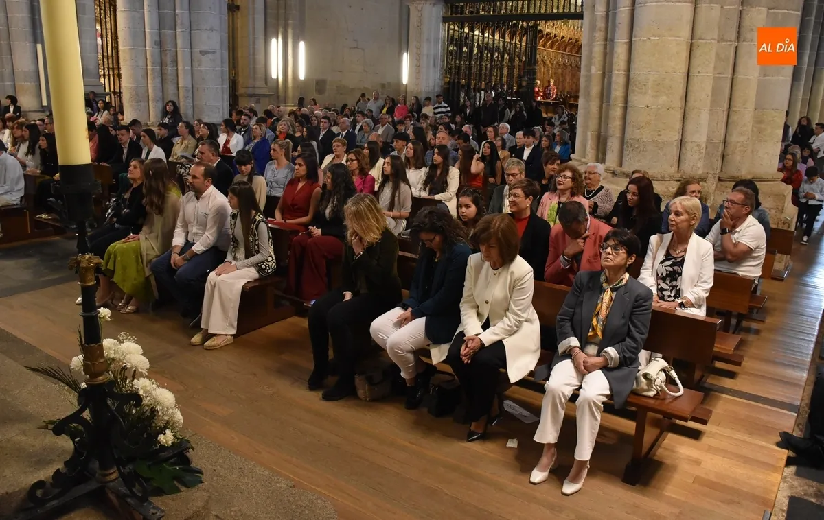 Foto 9 - 47 j&oacute;venes se confirman de forma conjunta en la Catedral de Ciudad Rodrigo