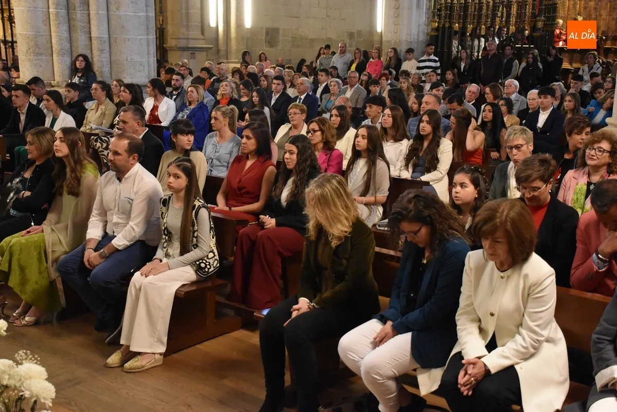 Foto 10 - 47 j&oacute;venes se confirman de forma conjunta en la Catedral de Ciudad Rodrigo