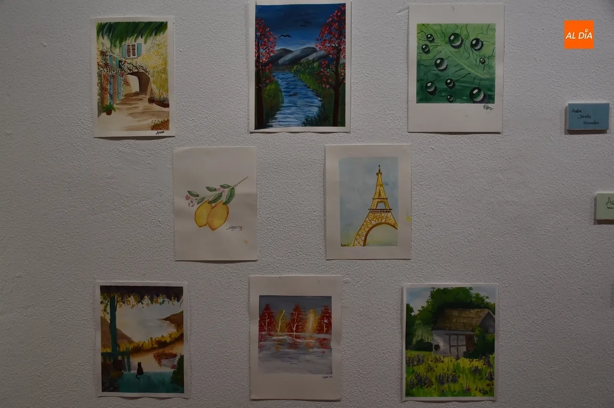 Foto 4 - Los j&oacute;venes alumnos de Pilar Rivero exponen sus creaciones pict&oacute;ricas en la Casa de la Cultura