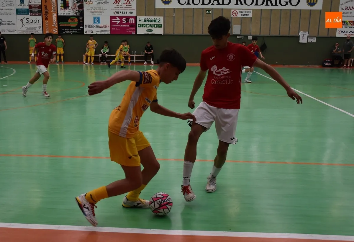 Foto 6 - Trabajada victoria ante Benavente del III Infantil, que acumula 17 victorias seguidas