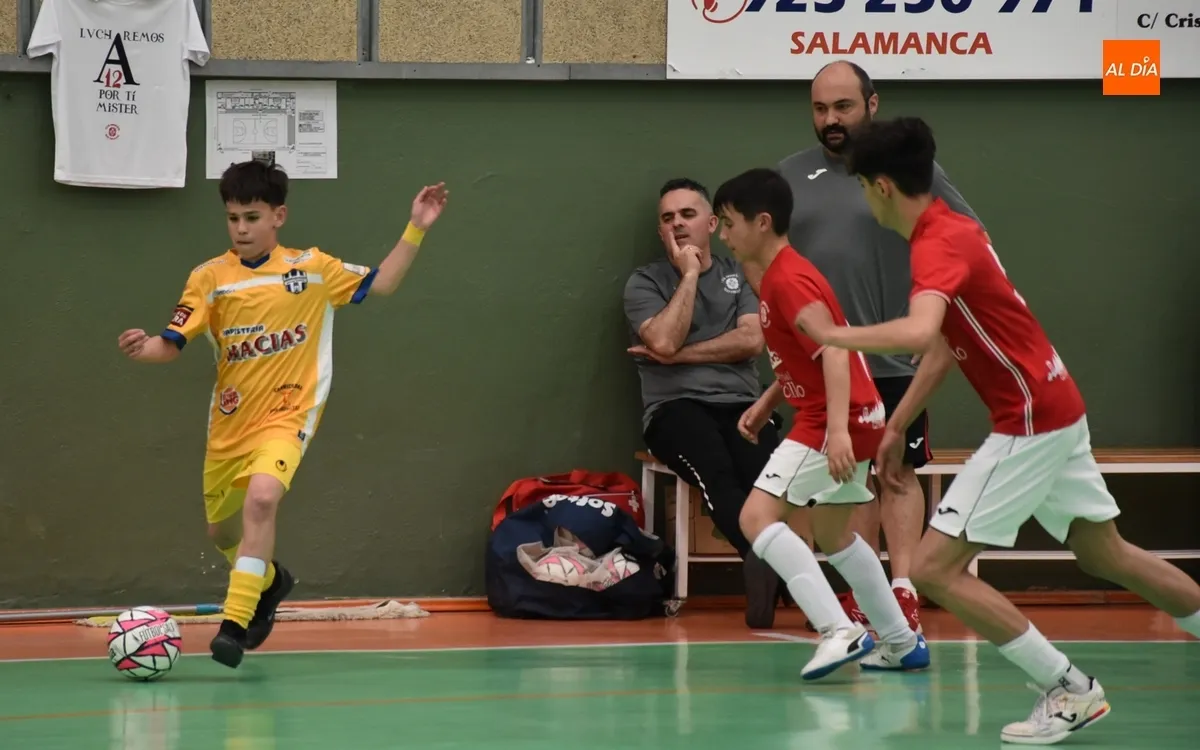 Foto 7 - Trabajada victoria ante Benavente del III Infantil, que acumula 17 victorias seguidas