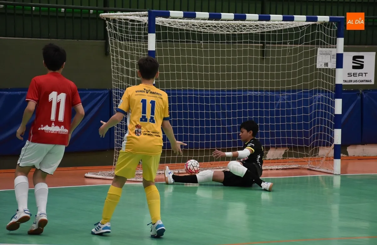 Foto 8 - Trabajada victoria ante Benavente del III Infantil, que acumula 17 victorias seguidas