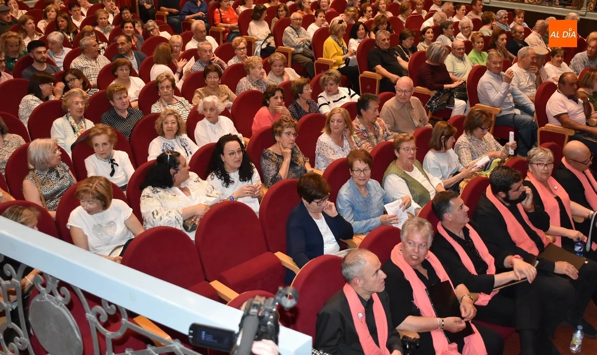 Foto 5 - Amplia asistencia al din&aacute;mico Encuentro de Corales por el 125 Aniversario del Teatro Nuevo