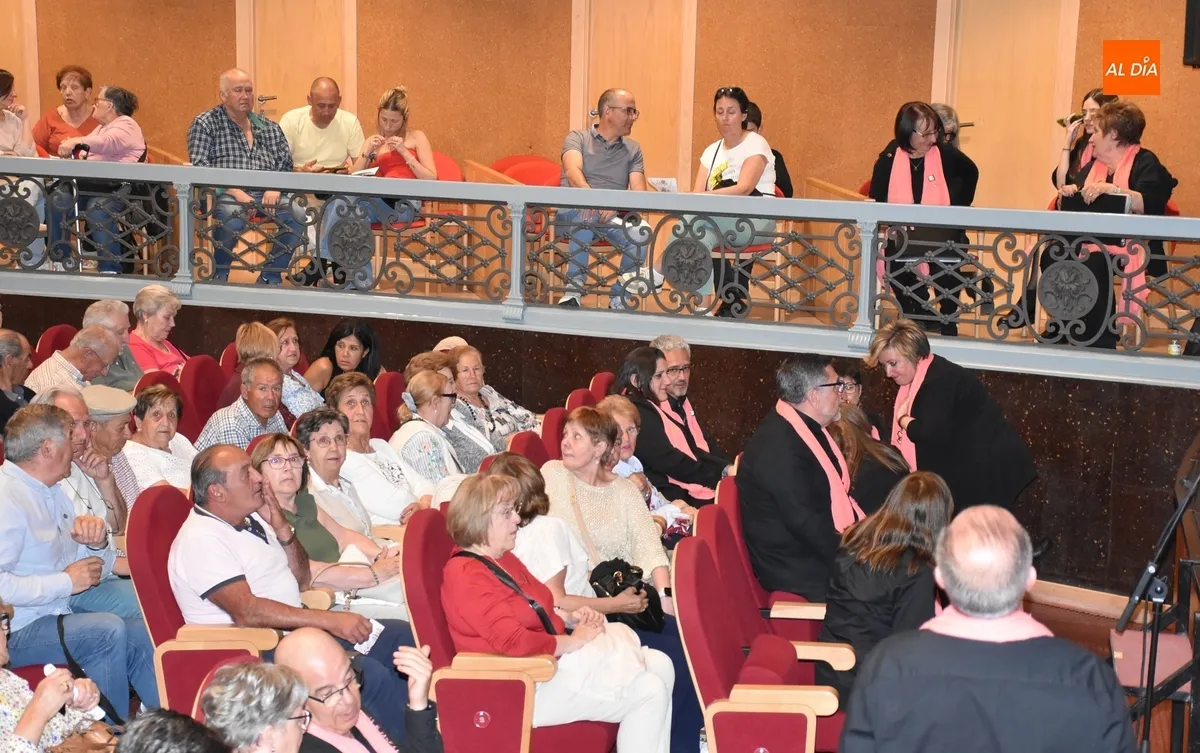 Foto 9 - Amplia asistencia al din&aacute;mico Encuentro de Corales por el 125 Aniversario del Teatro Nuevo