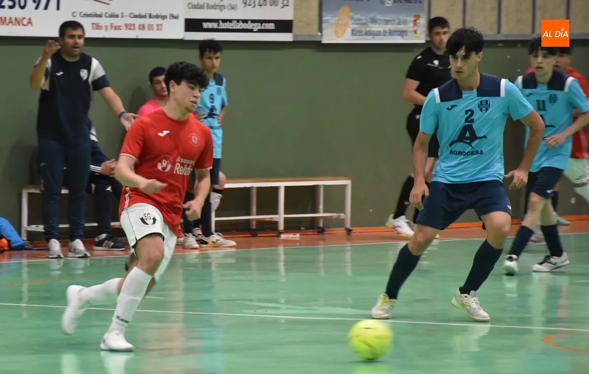 Foto 5 - El III Juvenil se queda cerca de puntuar ante Tierno Galv&aacute;n pero no le acompa&ntilde;a la suerte