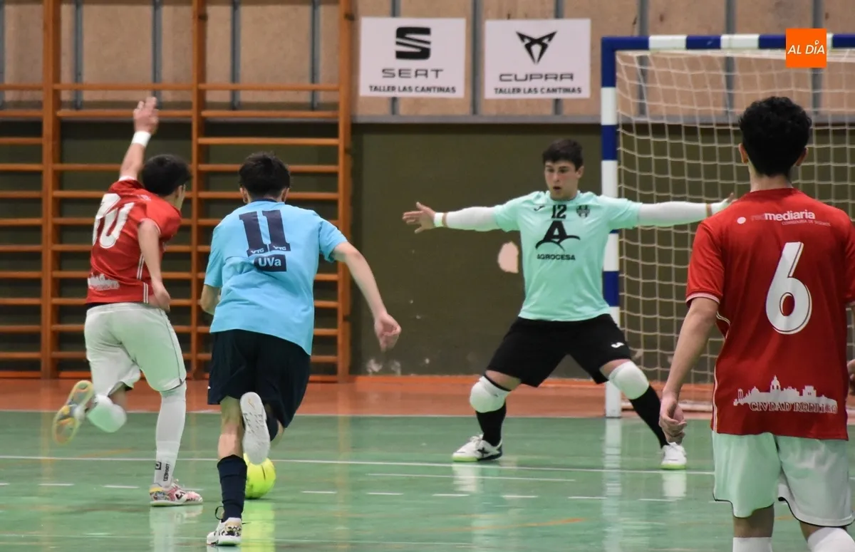 Foto 9 - El III Juvenil se queda cerca de puntuar ante Tierno Galv&aacute;n pero no le acompa&ntilde;a la suerte