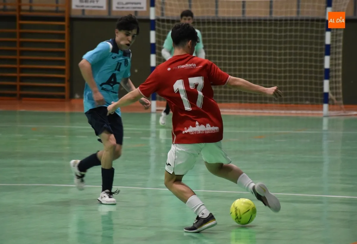 Foto 11 - El III Juvenil se queda cerca de puntuar ante Tierno Galv&aacute;n pero no le acompa&ntilde;a la suerte