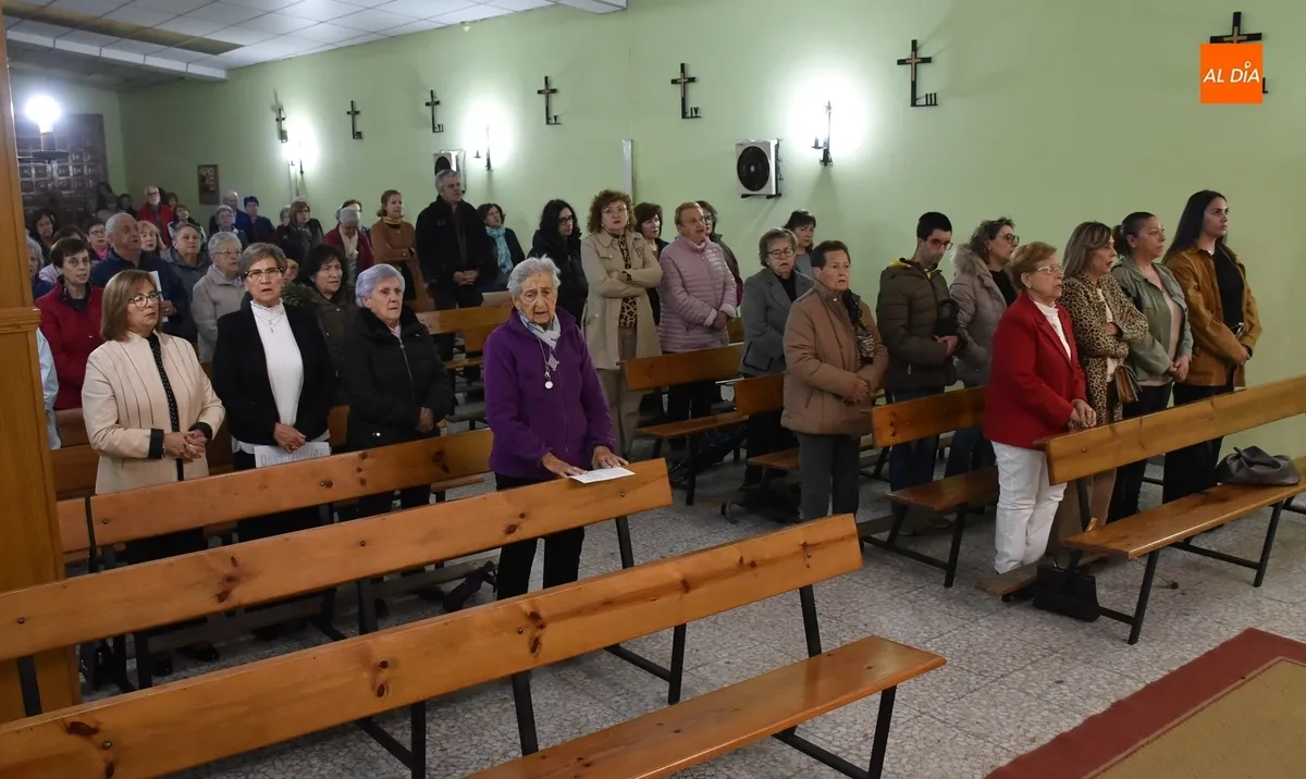 Foto 2 - Ampl&iacute;sima asistencia al d&iacute;a grande en honor a la Virgen de F&aacute;tima en su Parroquia