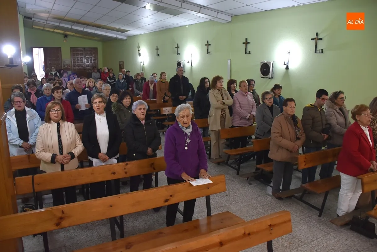 Foto 6 - Ampl&iacute;sima asistencia al d&iacute;a grande en honor a la Virgen de F&aacute;tima en su Parroquia