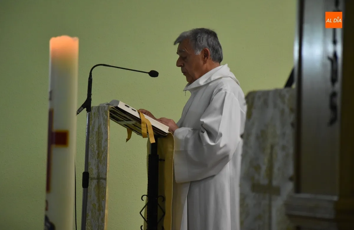 Foto 8 - Ampl&iacute;sima asistencia al d&iacute;a grande en honor a la Virgen de F&aacute;tima en su Parroquia
