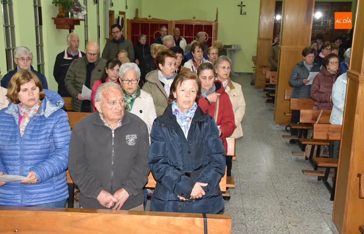 Foto 11 - Ampl&iacute;sima asistencia al d&iacute;a grande en honor a la Virgen de F&aacute;tima en su Parroquia