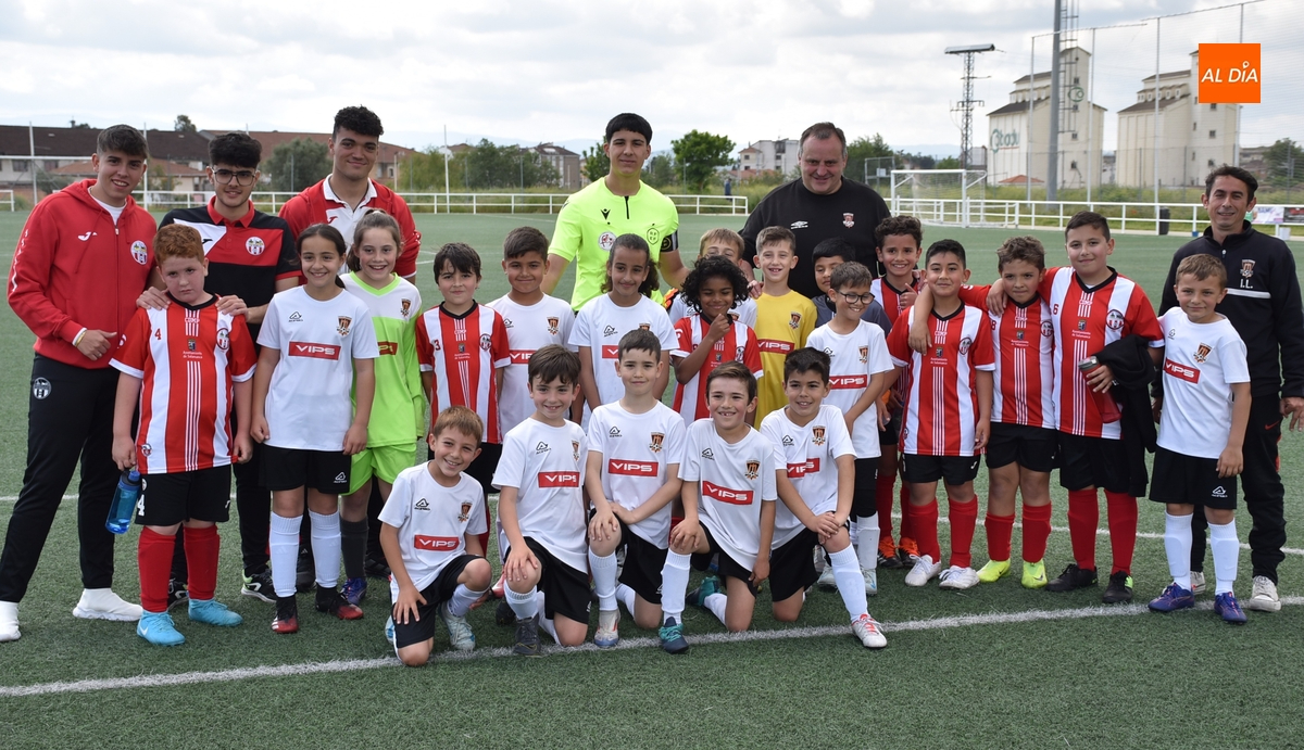 El Benjamín B del Ciudad Rodrigo golea en el último partido del curso 24/25 en los Campos de Toñete