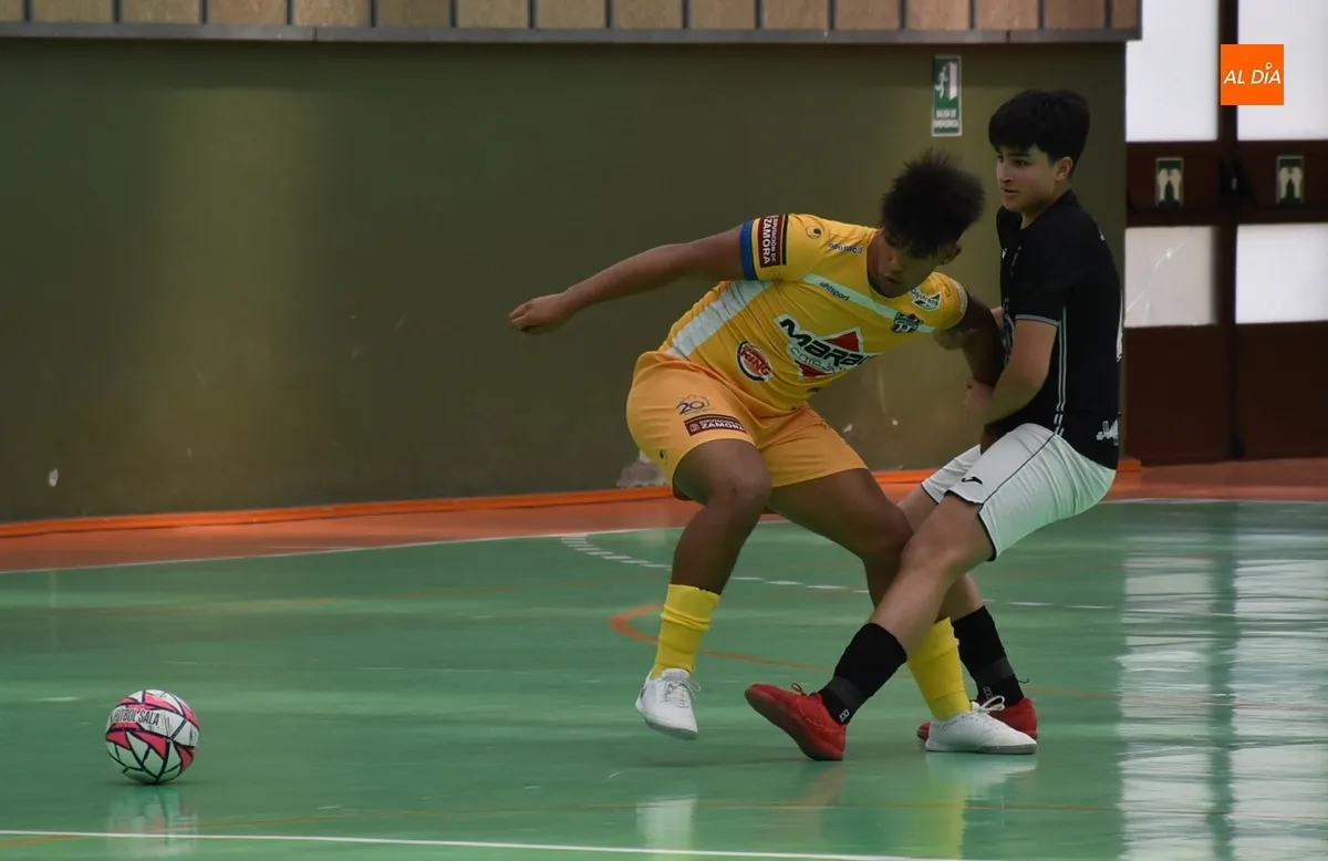 Foto 7 - El III Cadete se despide de su afici&oacute;n con victoria en un partido repleto de goles