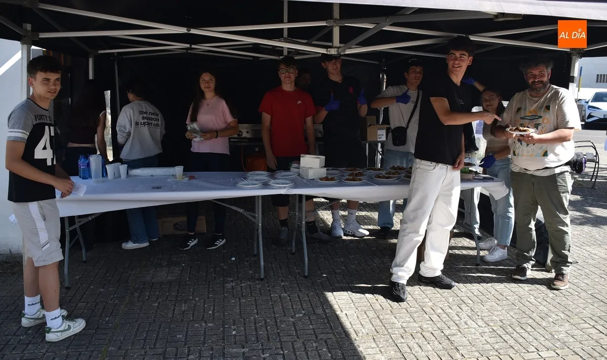 Foto 4 - Alumnos del IES Tierra y de Mirandela invitan a una ruta gastron&oacute;mica por el Sistema Solar