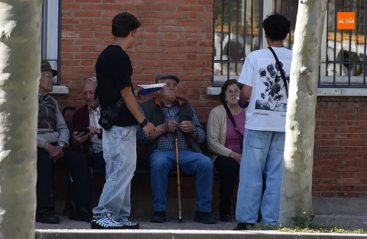 Foto 6 - Alumnos del IES Tierra y de Mirandela invitan a una ruta gastron&oacute;mica por el Sistema Solar