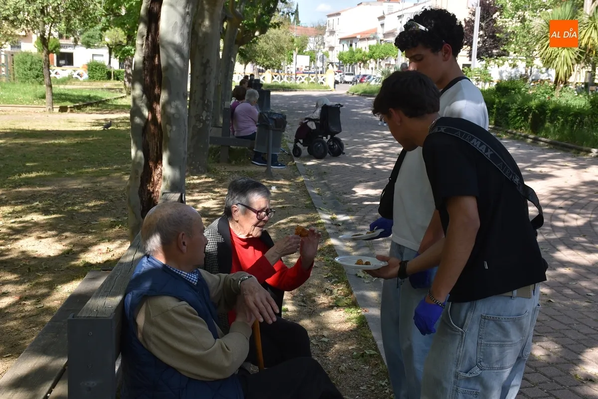 Foto 7 - Alumnos del IES Tierra y de Mirandela invitan a una ruta gastron&oacute;mica por el Sistema Solar