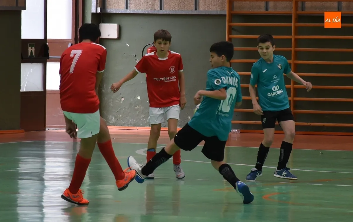 Foto 3 - El Alev&iacute;n A del III Columnas se proclama Campe&oacute;n de Liga