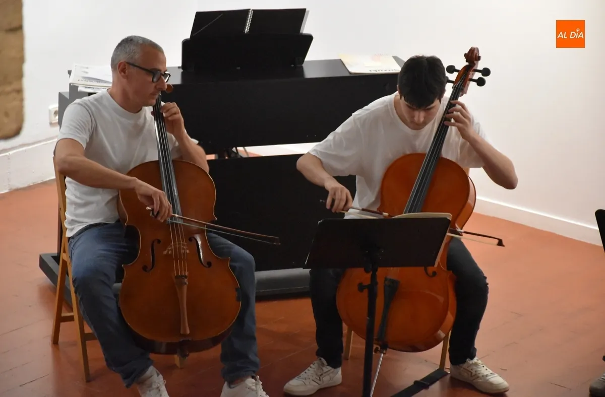 Foto 5 - Compositores cl&aacute;sicos gu&iacute;an la audici&oacute;n de los alumnos de Violonchelo