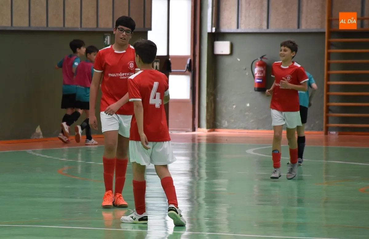 Foto 4 - El Alev&iacute;n A del III Columnas se proclama Campe&oacute;n de Liga