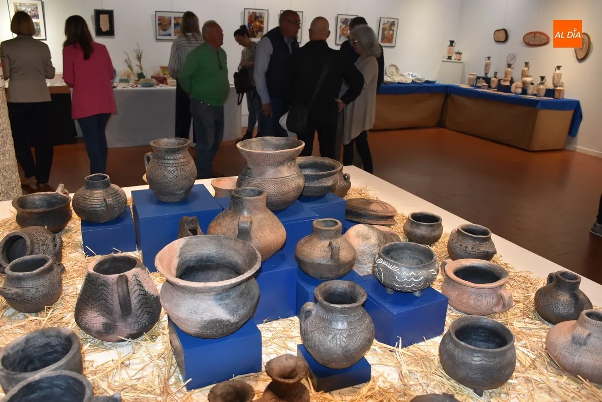 Foto 9 - La Casa de la Cultura se llena de creatividad gracias a los alumnos de Cer&aacute;mica de la Escuela de Adultos
