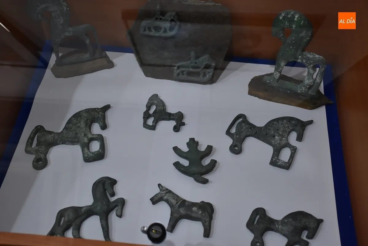 Foto 10 - La Casa de la Cultura se llena de creatividad gracias a los alumnos de Cer&aacute;mica de la Escuela de Adultos
