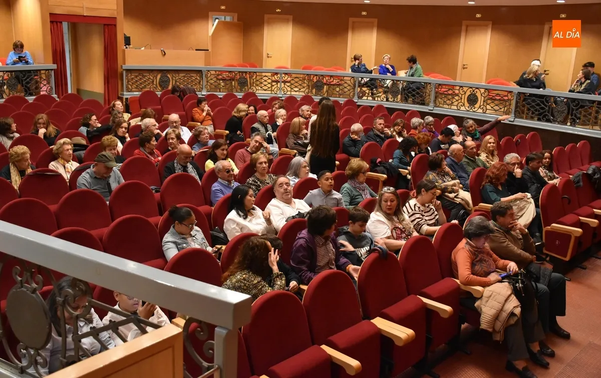 Foto 2 - Am&oacute;s Lora regresa 9 a&ntilde;os despu&eacute;s a las tablas del Teatro Nuevo