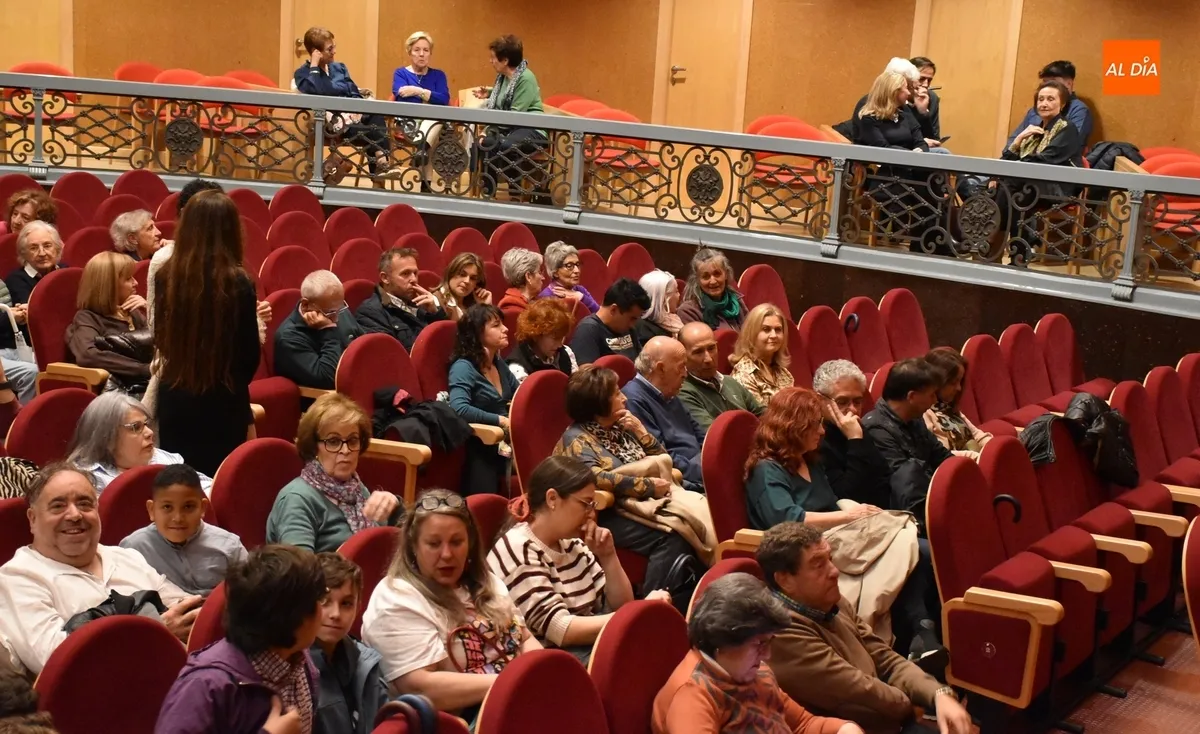Foto 4 - Am&oacute;s Lora regresa 9 a&ntilde;os despu&eacute;s a las tablas del Teatro Nuevo