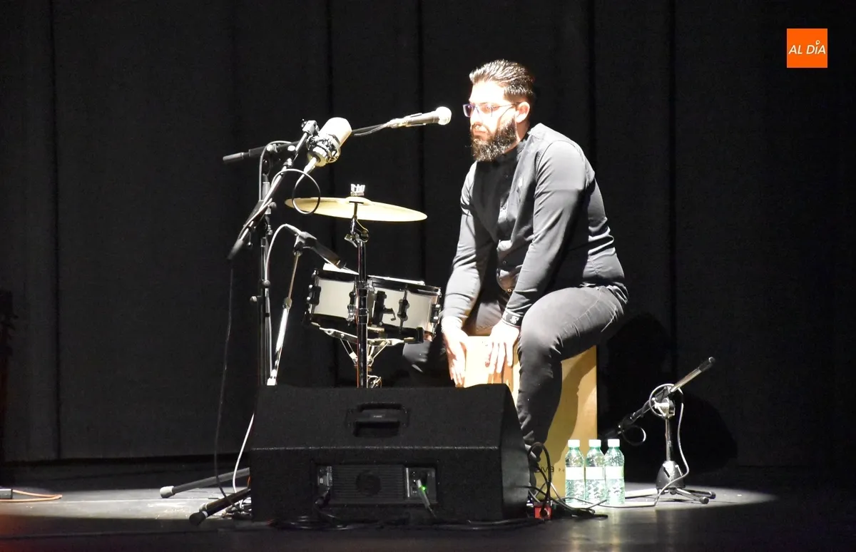 Foto 7 - Am&oacute;s Lora regresa 9 a&ntilde;os despu&eacute;s a las tablas del Teatro Nuevo