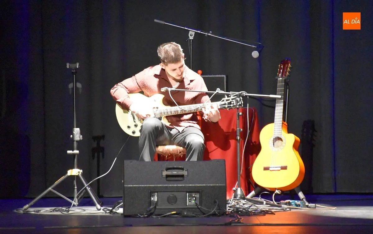 Foto 9 - Am&oacute;s Lora regresa 9 a&ntilde;os despu&eacute;s a las tablas del Teatro Nuevo