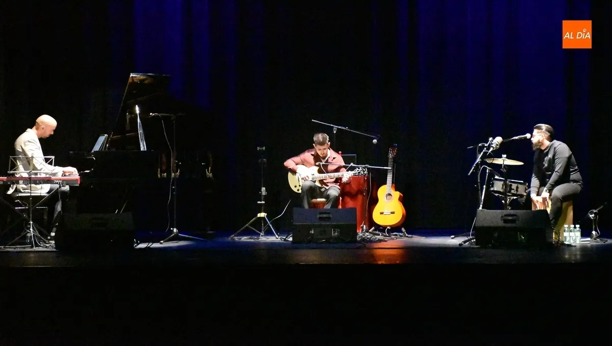Foto 10 - Am&oacute;s Lora regresa 9 a&ntilde;os despu&eacute;s a las tablas del Teatro Nuevo