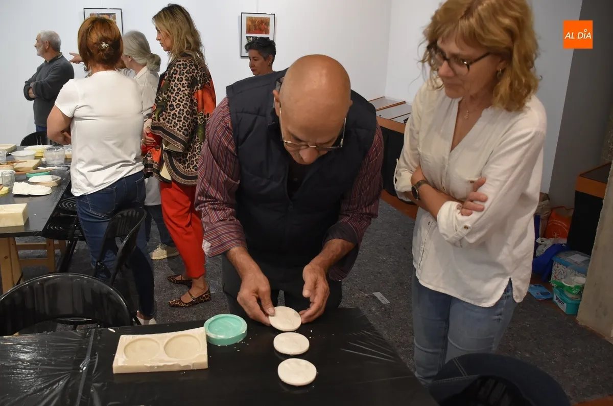 Foto 5 - Impartida la primera tanda de talleres gratuitos de moldes de escayola