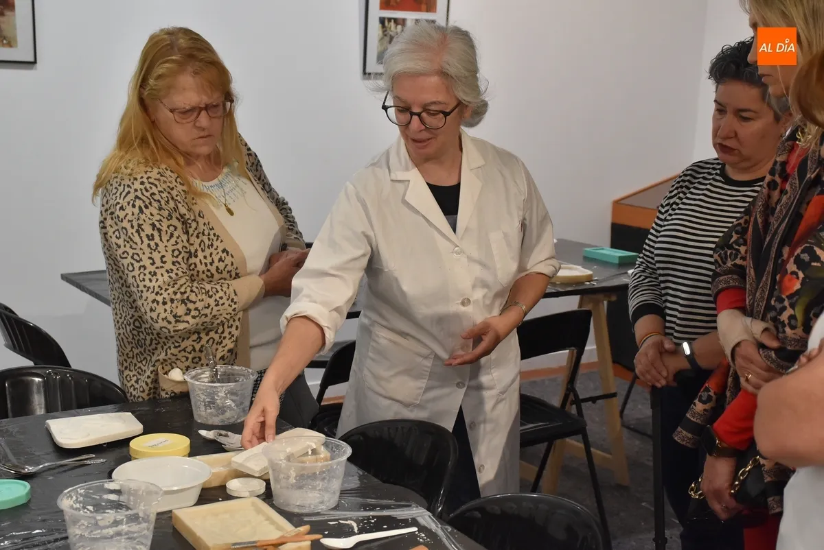 Foto 6 - Impartida la primera tanda de talleres gratuitos de moldes de escayola