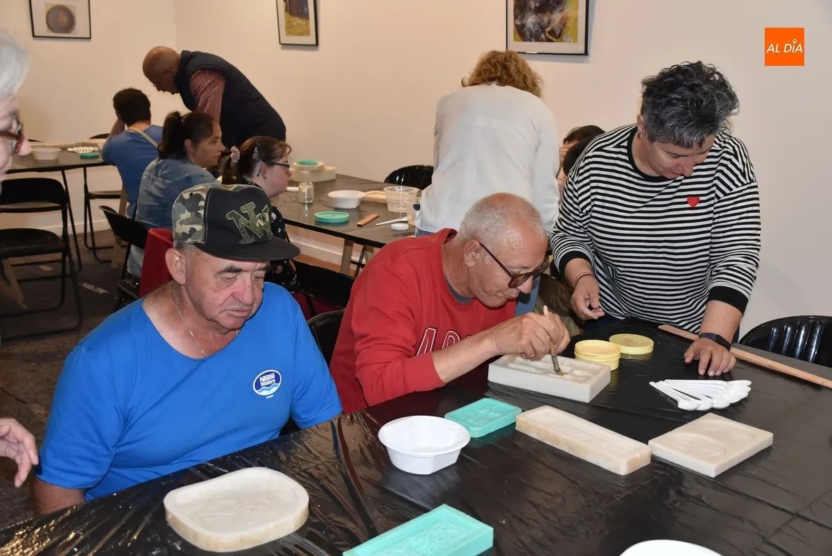 Foto 10 - Impartida la primera tanda de talleres gratuitos de moldes de escayola