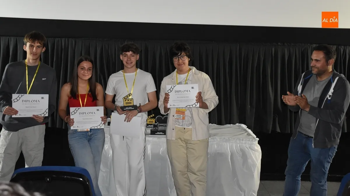 Foto 5 - Alumnos del IES Tierra de Ciudad Rodrigo se llevan el 1&ordm; puesto en los nuevos Premios Faricine