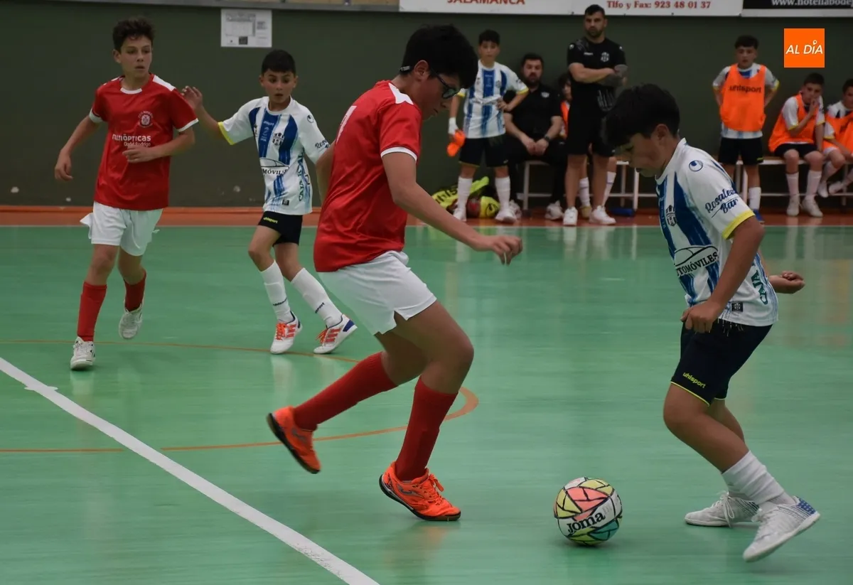 Foto 3 - El III Alev&iacute;n A saca tambi&eacute;n adelante su 2&ordm; partido de la fase regional